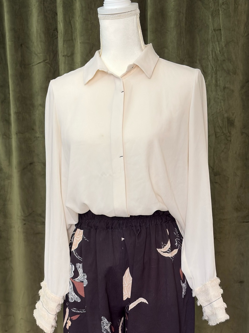 Zara Cream Button-Up Chiffon Blouse With Ruffled Fringe Wrist Cuffs L